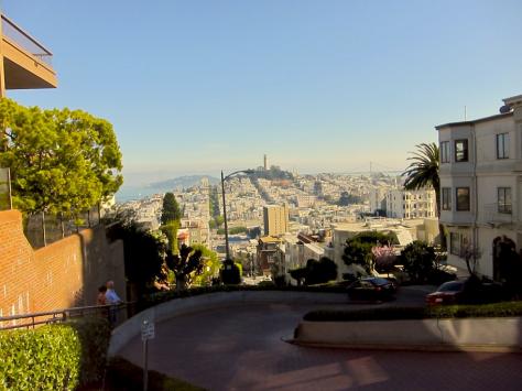 Famous Lombard Street in San Francisco Photo - Lombard Street, San Francisco, California 