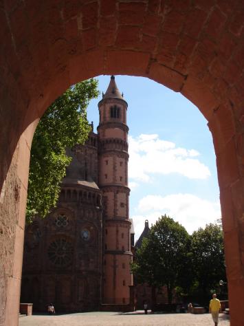 Photos of the Week: A Holy Pair Photo